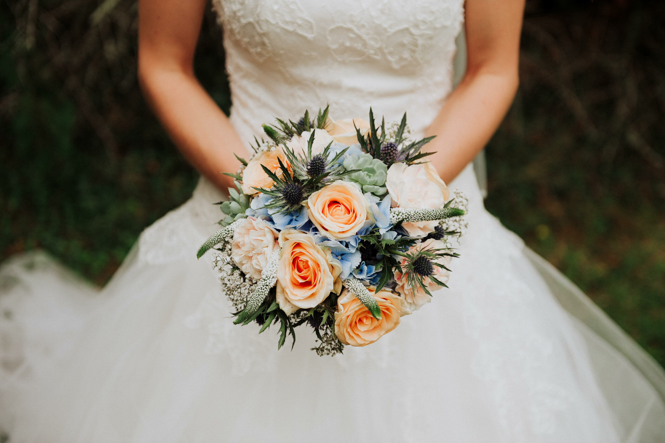 Photographe mariage détails bouquet rennes