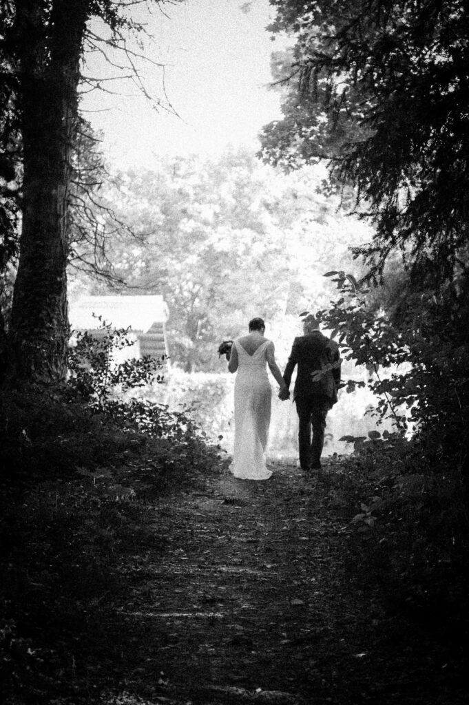 julien-saura-orgeres-haras-reuzel-mariage-seance-couple-foret-01