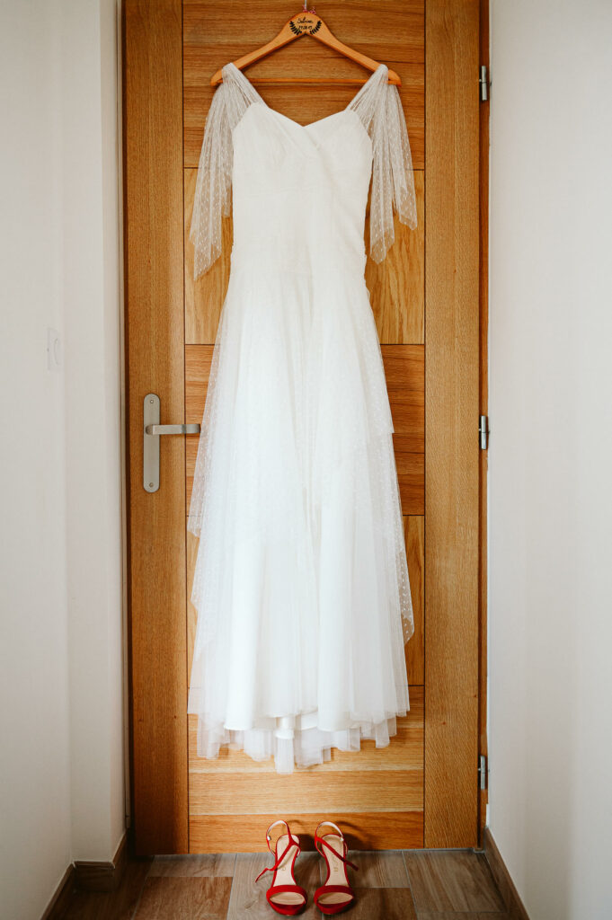 robe mariée suspendue préparatifs dol de bretagne