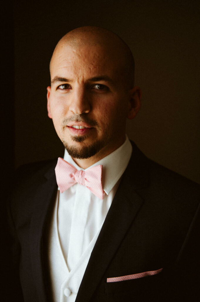 julien-saura-poitiers-mariage-portrait-marie-noeud-papillon