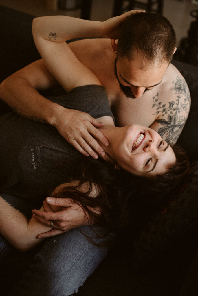 julien-saura-rennes-couple-portrait-intimiste-03