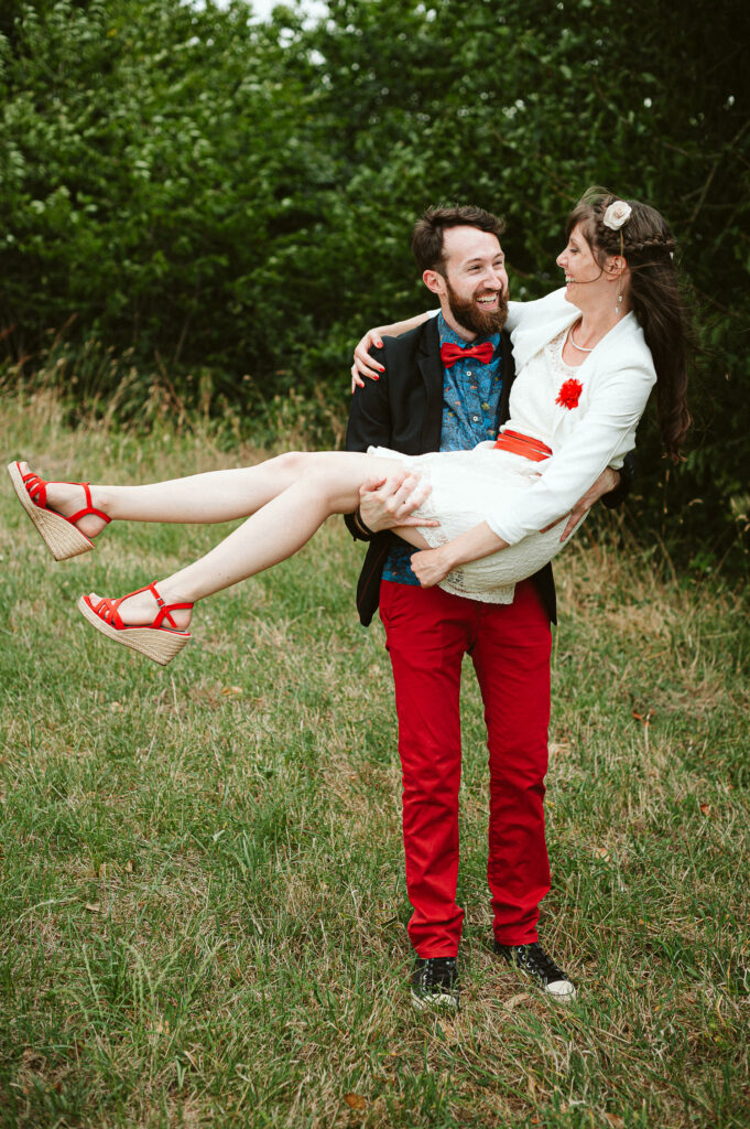 Photo couple mariage champêtre Marcillé Robert